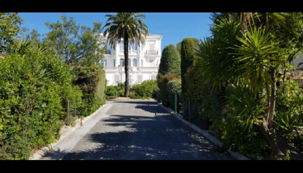 Vakantiehuis Maison Confortable Pres Des Plages De Saint-Raphael Frankrijk