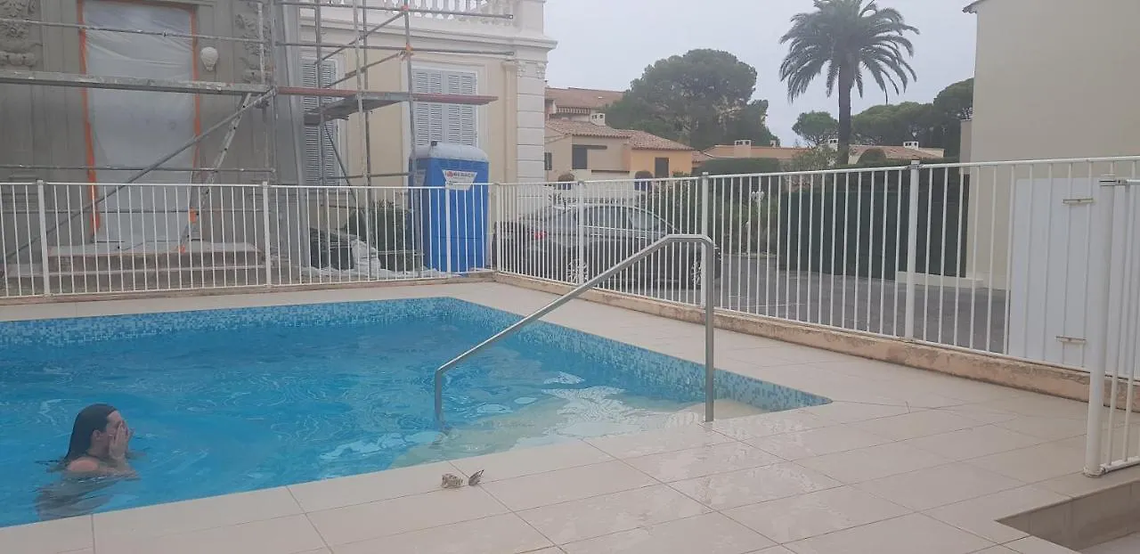 Maison Confortable Pres Des Plages De Saint-Raphael Vakantiehuis
